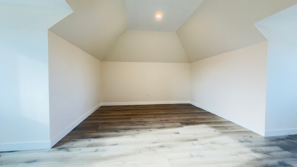 Building Photo - 1162 E 46th St