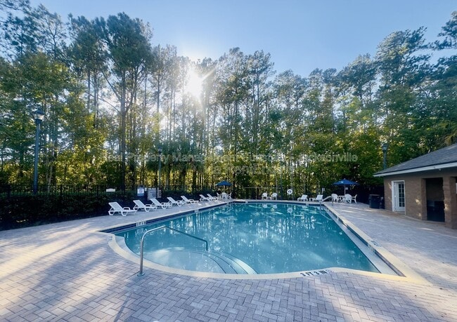 Building Photo - 7920 Merrill Rd