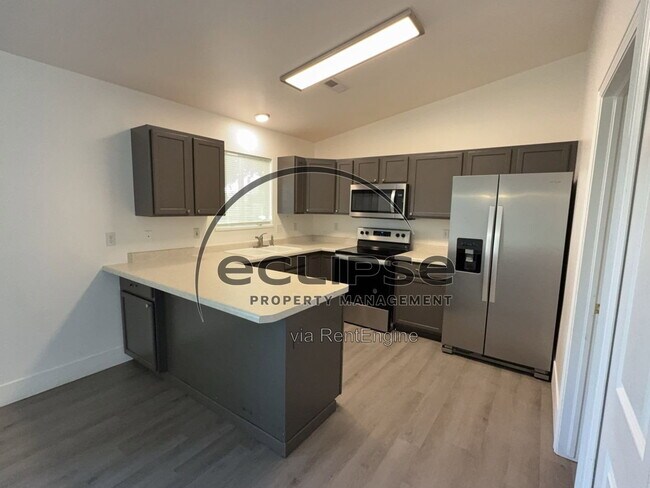 Building Photo - 560 Huntington Point Ln