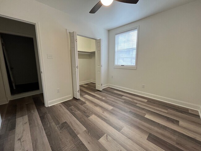 Building Photo - 930 Helios Ave