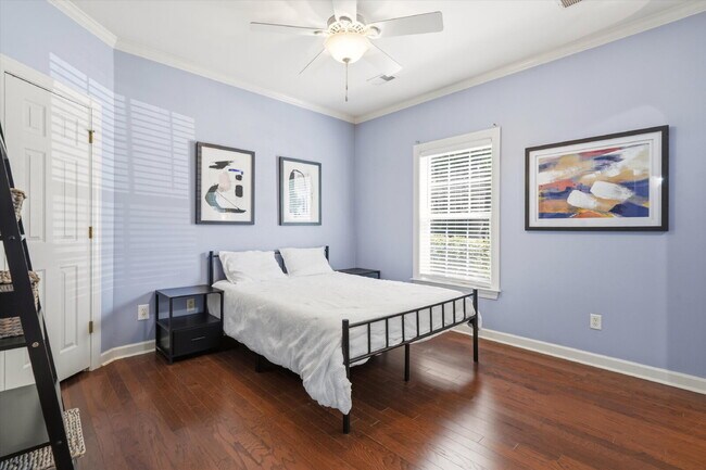 Building Photo - "Charming Fully Furnished 2-Bed Condo with & Granite Countertops in Charleston – 1320 Sq Ft of Co...