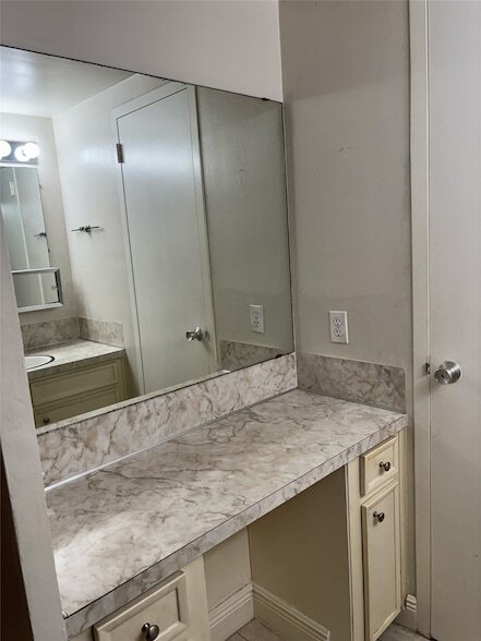 Building Photo - 7520 Hornwood Dr