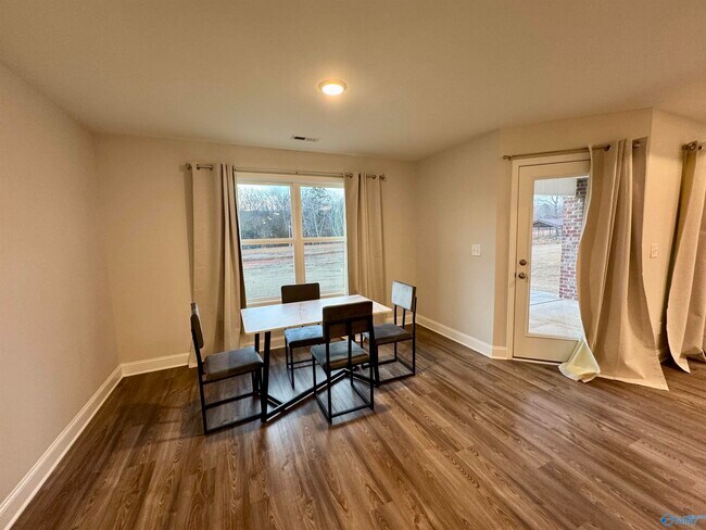 Building Photo - 6229 Pisgah Dr NW