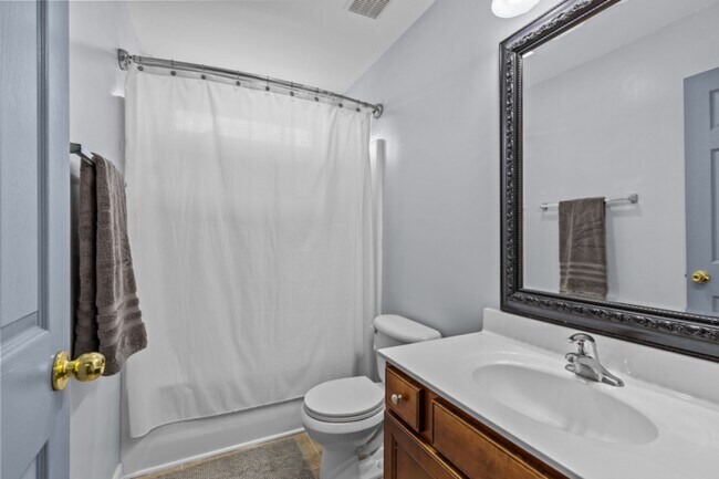 Building Photo - 4531 Dalbeth St