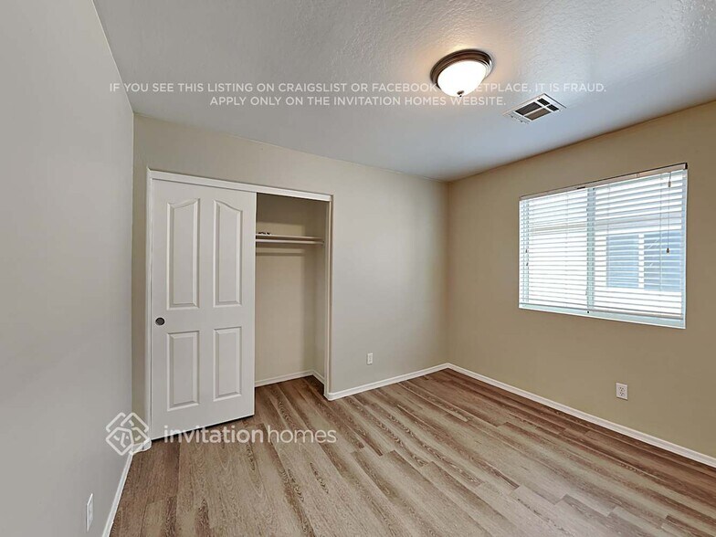 Building Photo - 2752 W Grenadine Rd