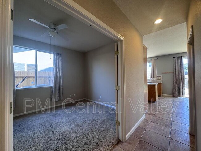 Building Photo - 2044 London Ave