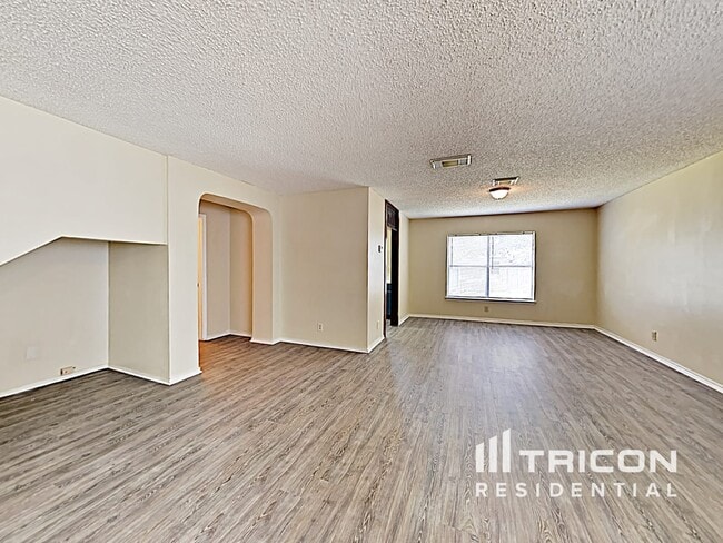 Building Photo - 8015 Chestnut Barr Dr