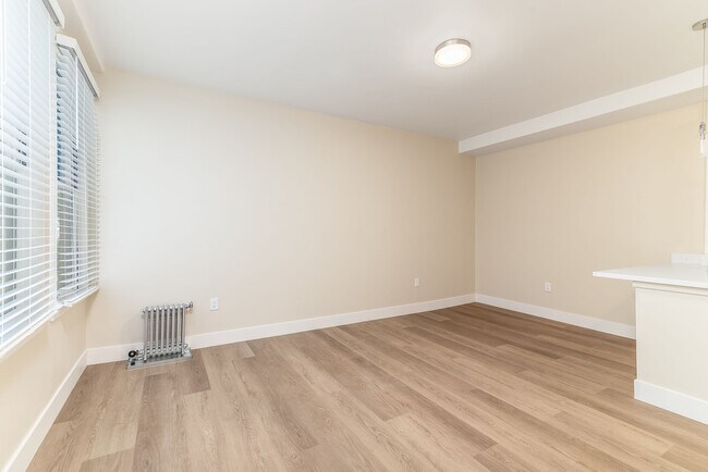 Interior Photo - 1835 Vallejo