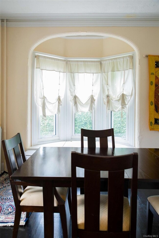 Building Photo - 128 Lakeview Ave