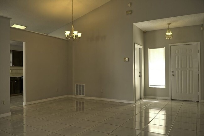 Building Photo - Single Family Home in Southeast Orlando