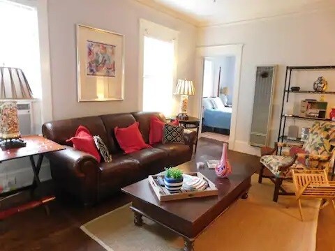 Building Photo - 236 Howard St NE