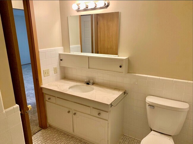 Building Photo - Indian Village Apartments - 1 bed 1 bath g...