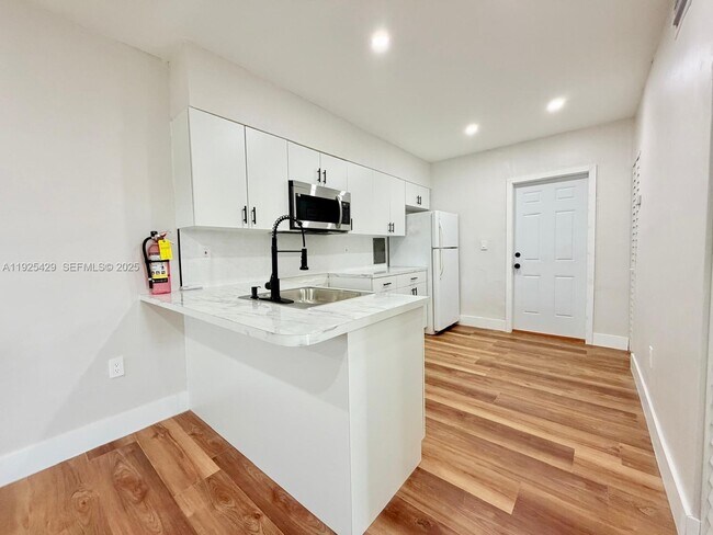 Building Photo - 4801 NW 33rd Ave