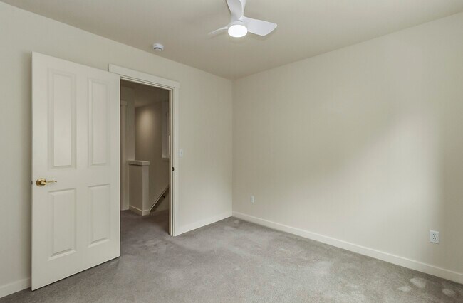 Building Photo - 14810 9th Dr SE