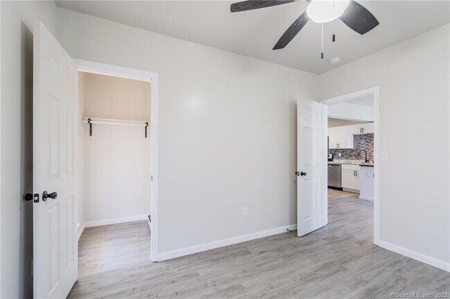 Building Photo - 31 Willetts Ave