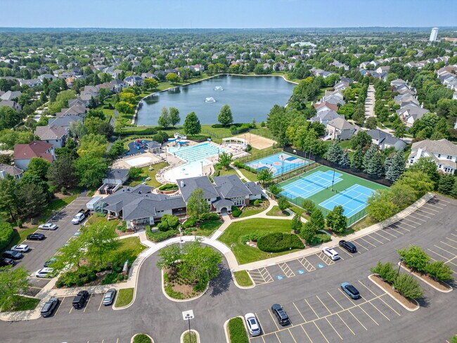 Building Photo - 552 Waters Edge Dr