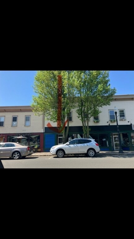 Building Photo - 1370 S Main St