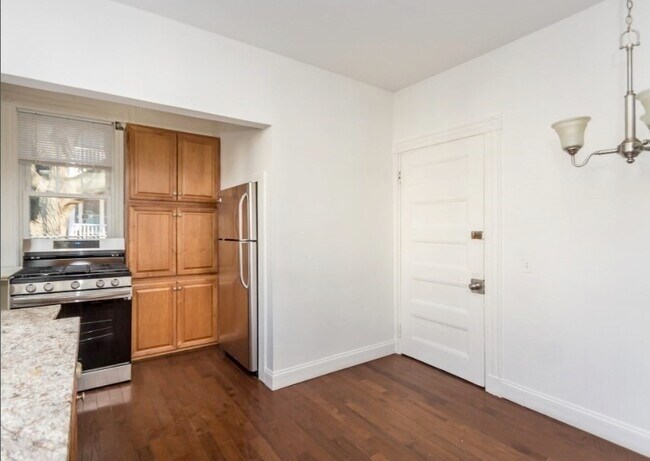 Building Photo - 37 Haskell St