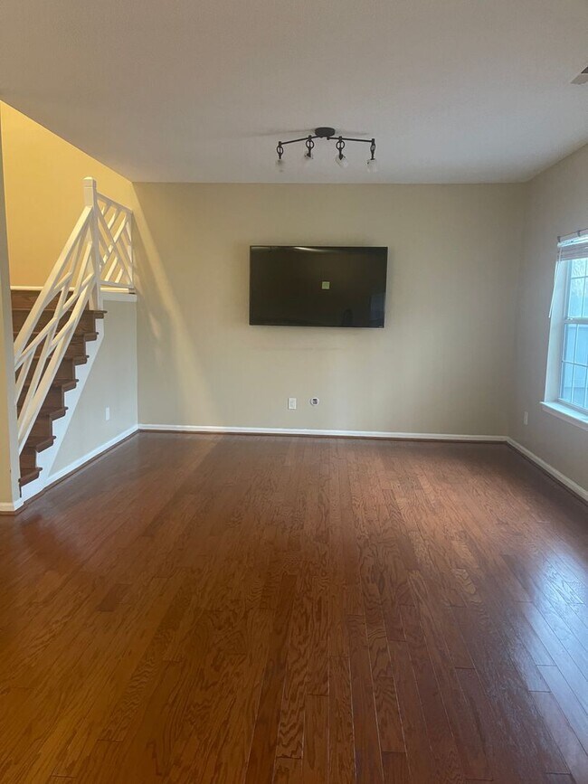 Building Photo - 820 E Willow Point Pl