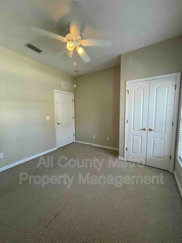 Building Photo - 2468 Caravelle Cir