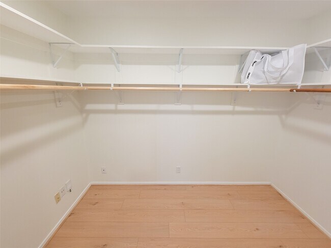 Building Photo - 2318 Ansbury Dr