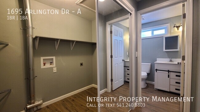 Building Photo - 1695 Arlington Dr