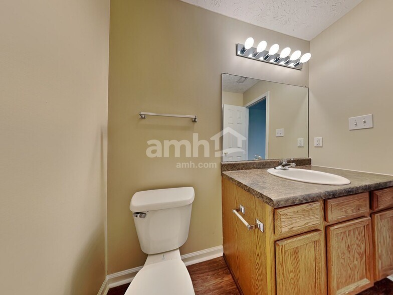 Building Photo - 1117 Long Meadow Dr