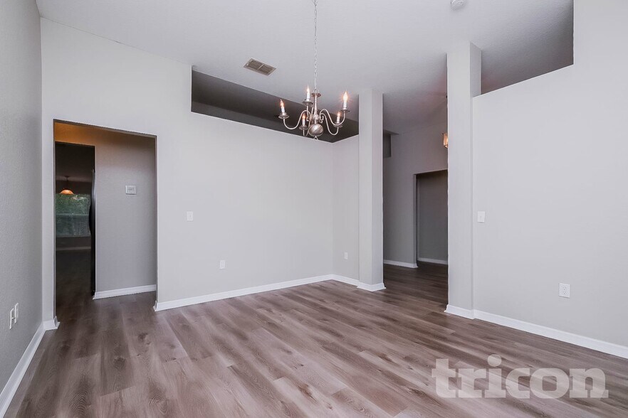 Building Photo - 8 Matricaria Ct