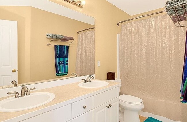Building Photo - A Beautiful Picture Perfect Home with 4 Be...