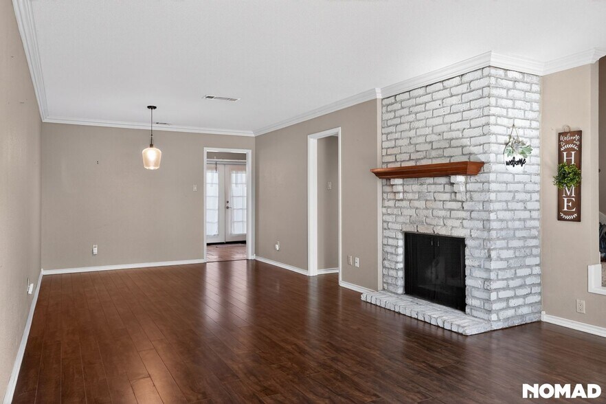 Building Photo - 8960 Manion Dr