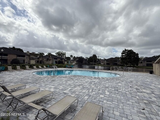 Building Photo - 10200 Belle Rive Blvd