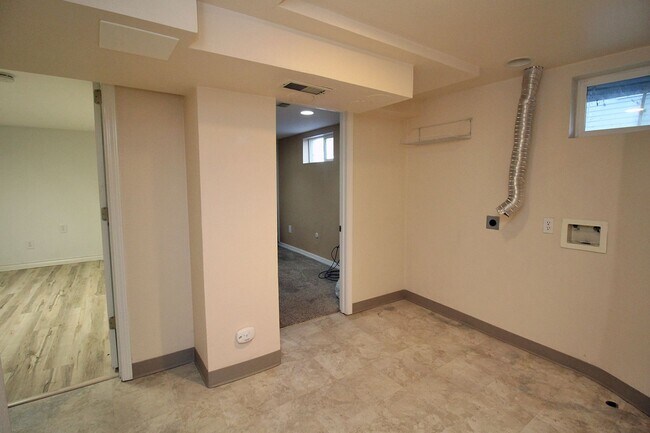 Building Photo - Adorable 2++ Bedroom, 2 Bath Brooklyn Bungalow - steps to MAX line