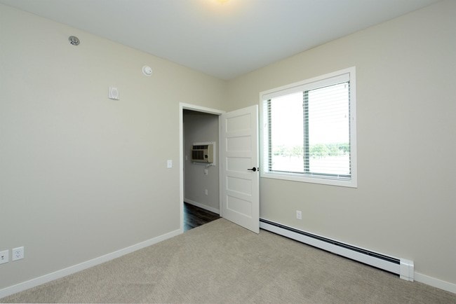 Building Photo - 301-15t 15th St N