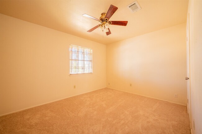 Building Photo - 4031 Curly Oaks Dr