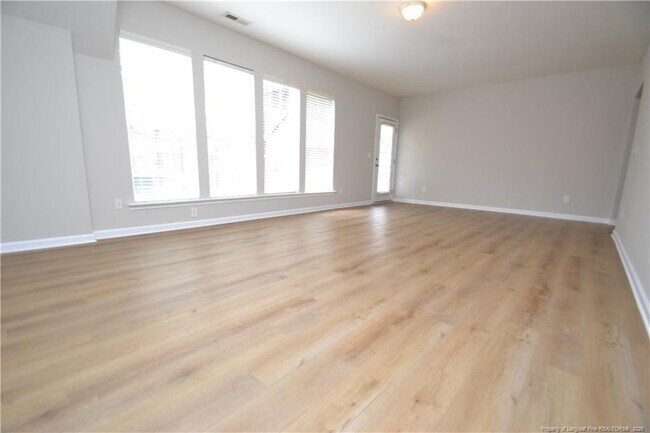 Building Photo - 7830 Clover Creek Ct