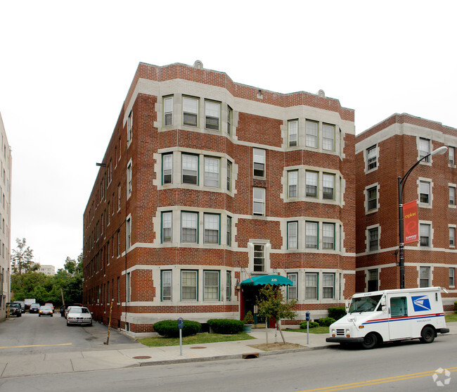 Primary Photo - Willow Grove Apartments