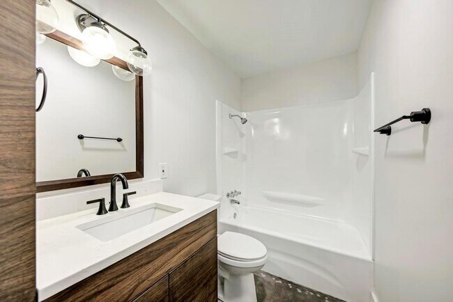 Building Photo - 6305 Forest Hills Dr