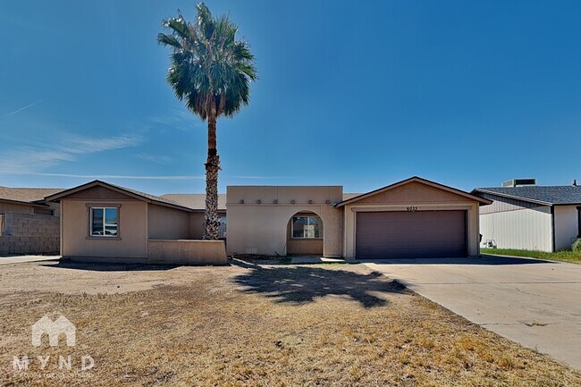Building Photo - 6033 W Vernon Ave
