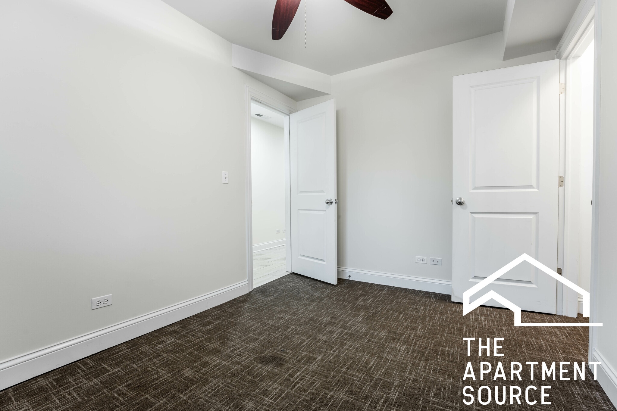 Building Photo - 3707 N Wilton Ave