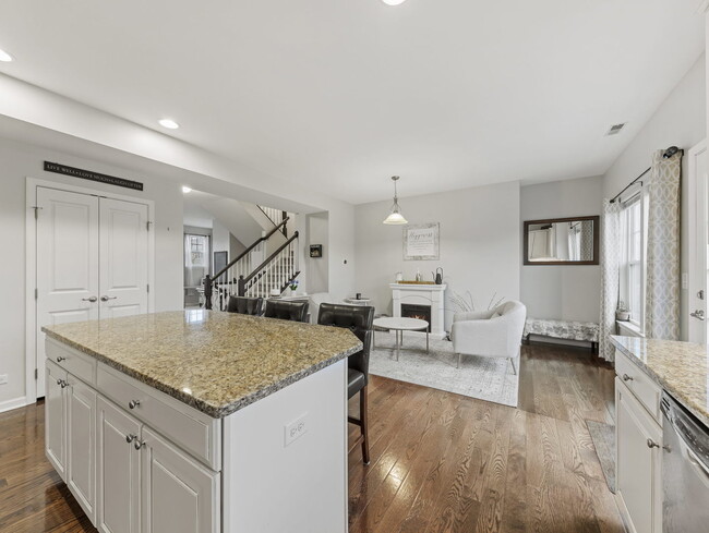 Building Photo - 3465 Bradbury Cir