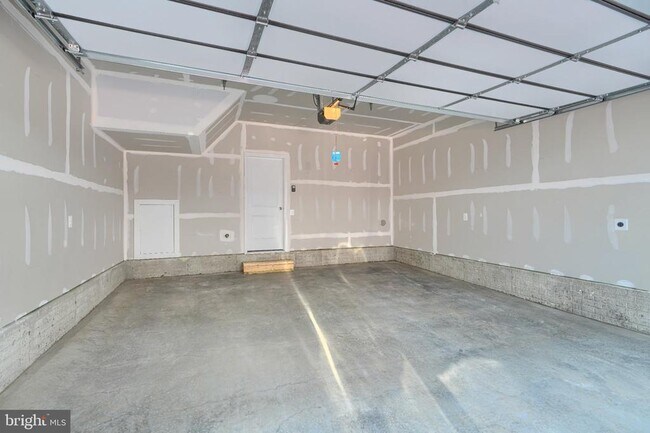 Building Photo - 2705 Ferry Bar Dr