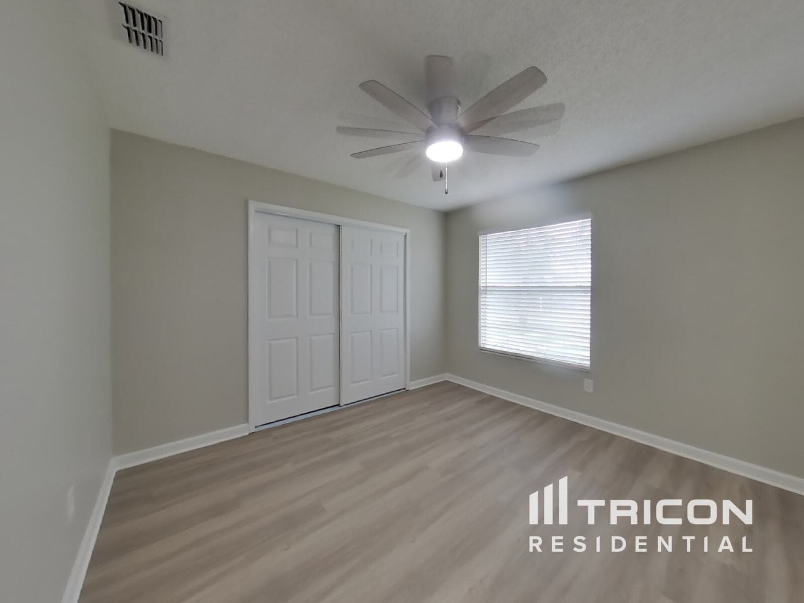 Building Photo - 978 N Jerico Dr