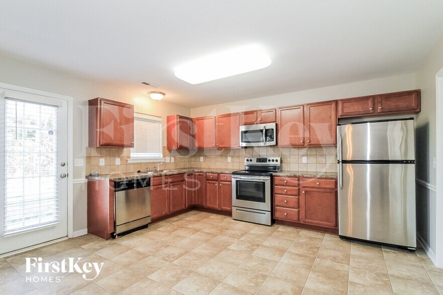 Building Photo - 5615 Misty Hill Cir