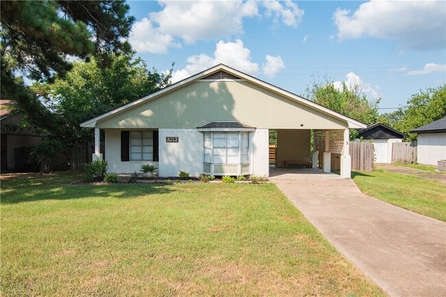 Building Photo - 3213 Heatherwood Dr