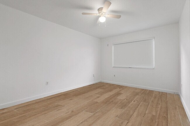 Building Photo - 7831 SW 56th St