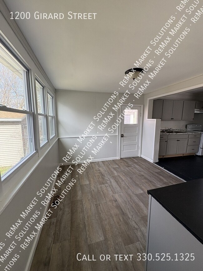 Building Photo - 1200 Girard St