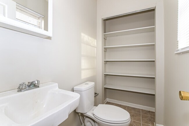 Building Photo - Charming Brick Ranch in Augusta, GA