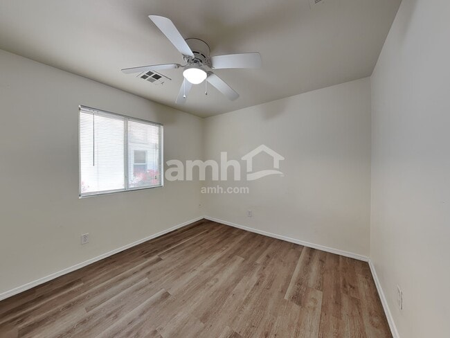 Building Photo - 1651 W Quick Draw Way