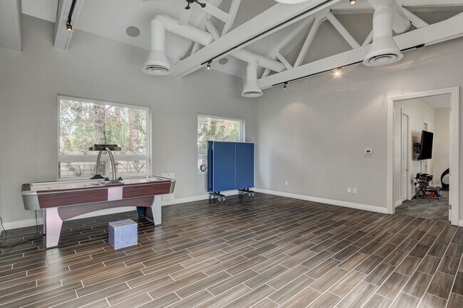 Building Photo - 7417 Doe Ave