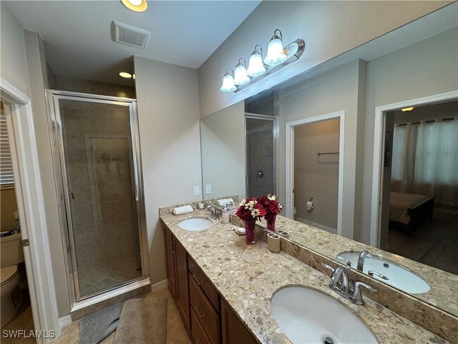 Building Photo - 1431 Santiago Cir